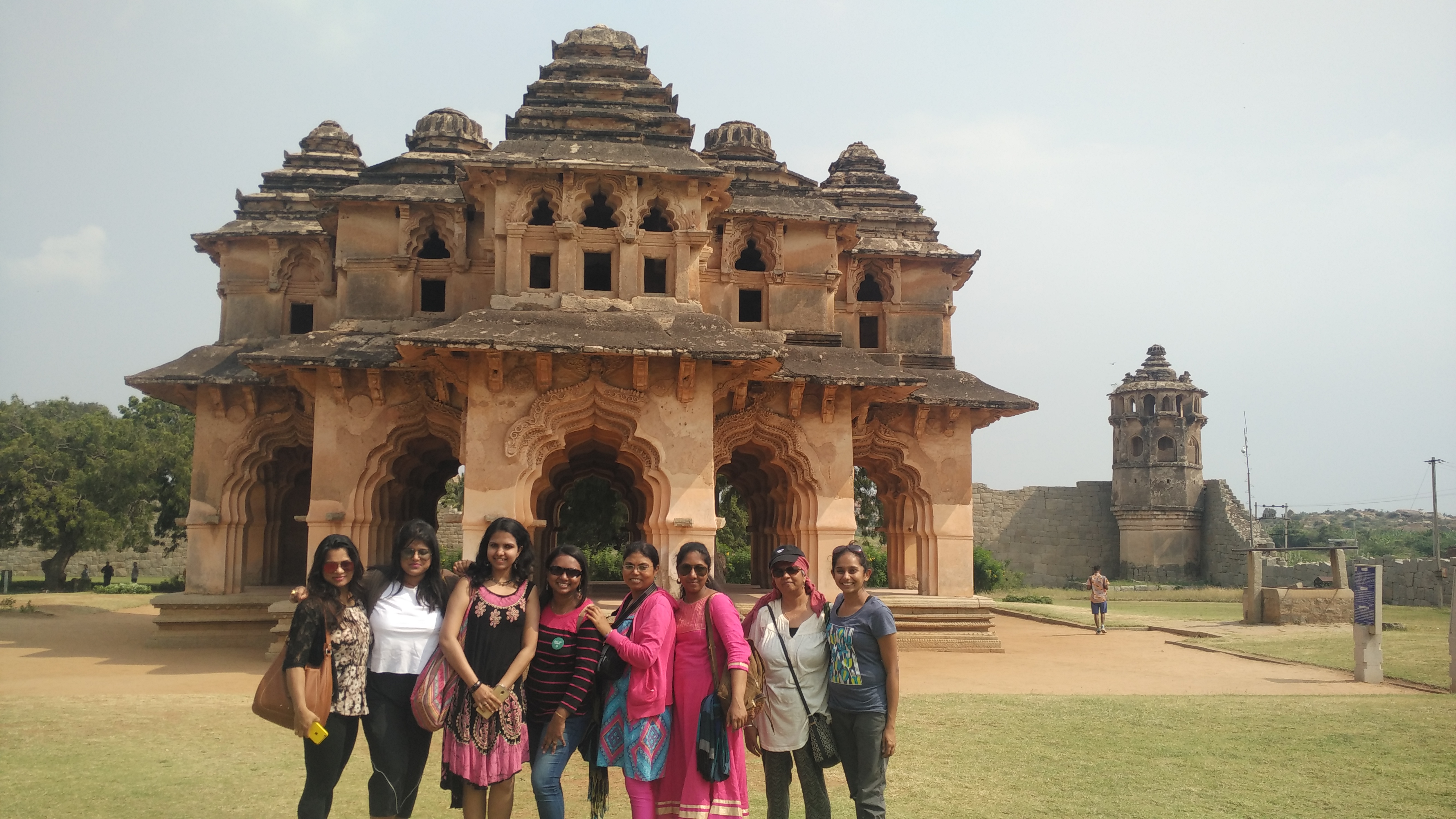 north karnataka hampi badami bijapur package tour